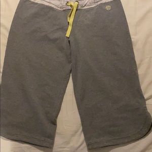 Lululemon wide leg crop pants. Size 6